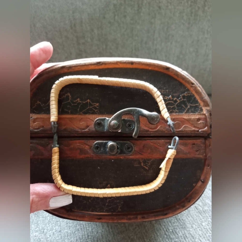Wooden Purse - Picture 5 of 16